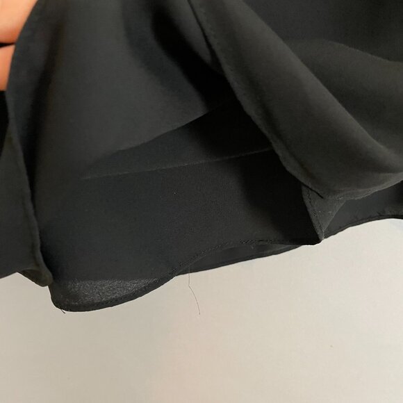 Jealous Tomato Top Capelet Style Blouse Black Women Size Small Flowy V-Neck‎ - Picture 8 of 10